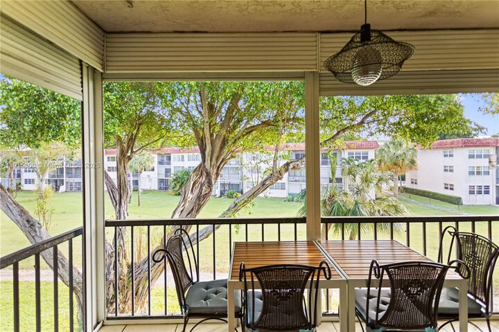 Property Photo:  8940 S Hollybrook Blvd 53-304  FL 33025 