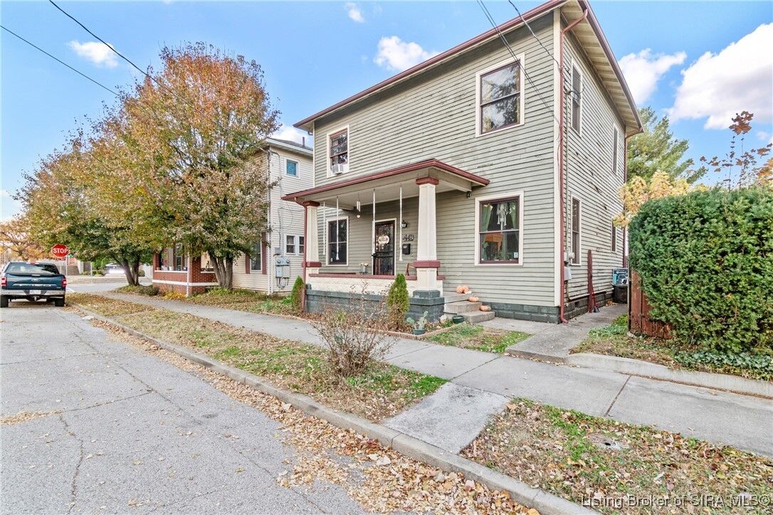 Property Photo:  418 E 13th Street  IN 47150 