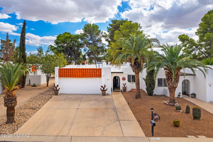 Property Photo:  6858 E Va Dorado  AZ 85715 