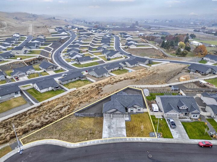 Property Photo:  217 Rio Bravo St  WA 99350 