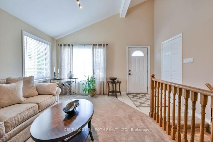 Photo de la propriété: 924 Vicrol Drive ON L9S 1V4