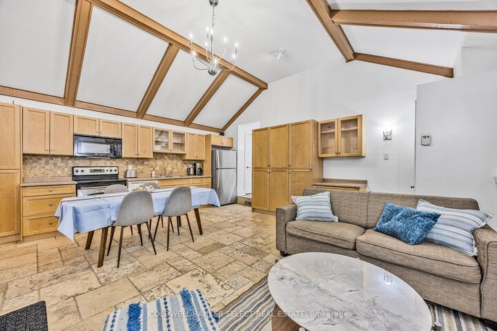 Photo de la propriété: 77 &Amp 79 Baker Street ON L9Z 2G7