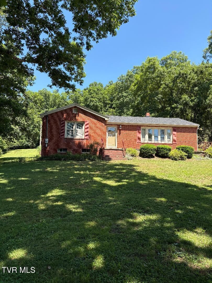 Property Photo:  285 Greystone Road  TN 37743 