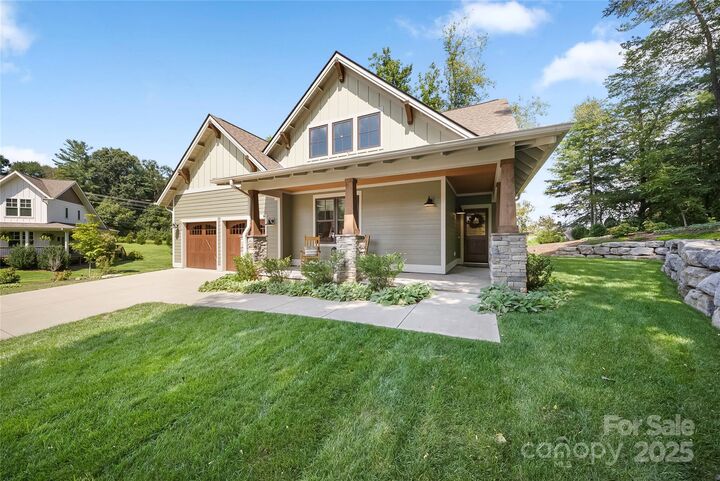 Property Photo: 218 Barnrock Drive NC 28759