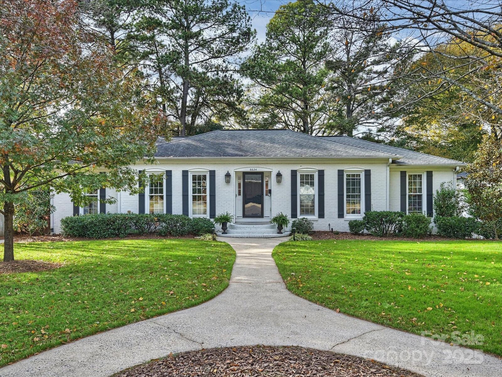 Property Photo: 6624 Long Meadow Road NC 28210