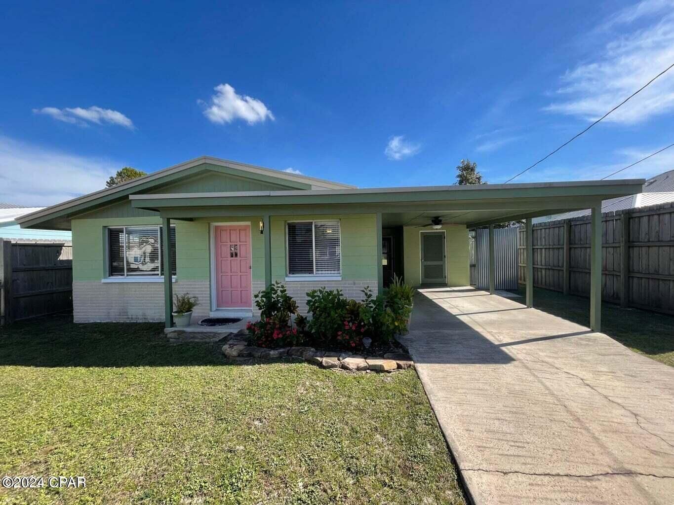 Property Photo: 305 Tarpon Street FL 32413
