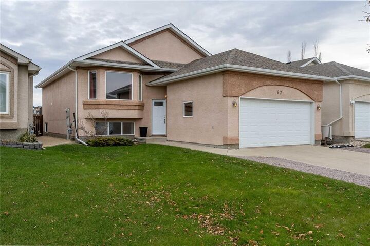 Property Photo:  67 Montvale Crescent  MB R3X 2H4 
