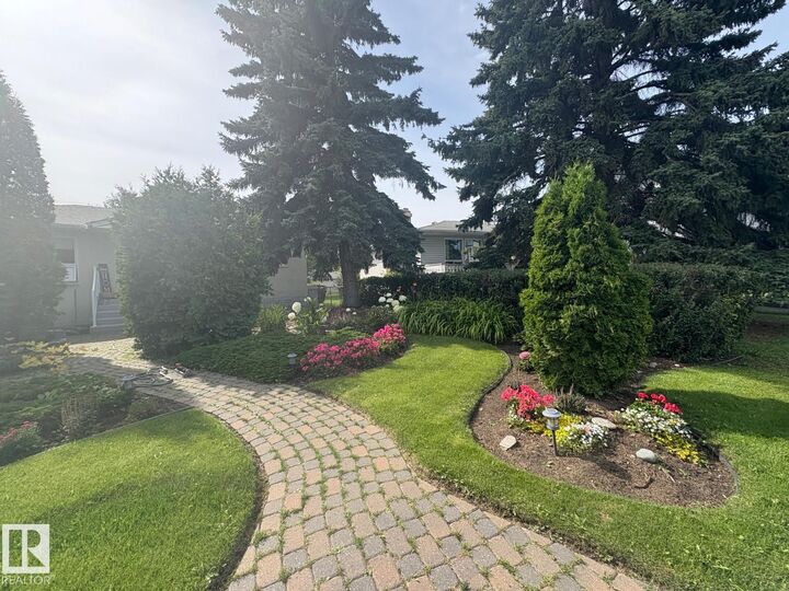 Property Photo:  8804 148 Street NW  AB T5R 0Z9 