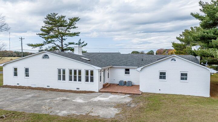 Property Photo:  47 Hill St  VA 23417 