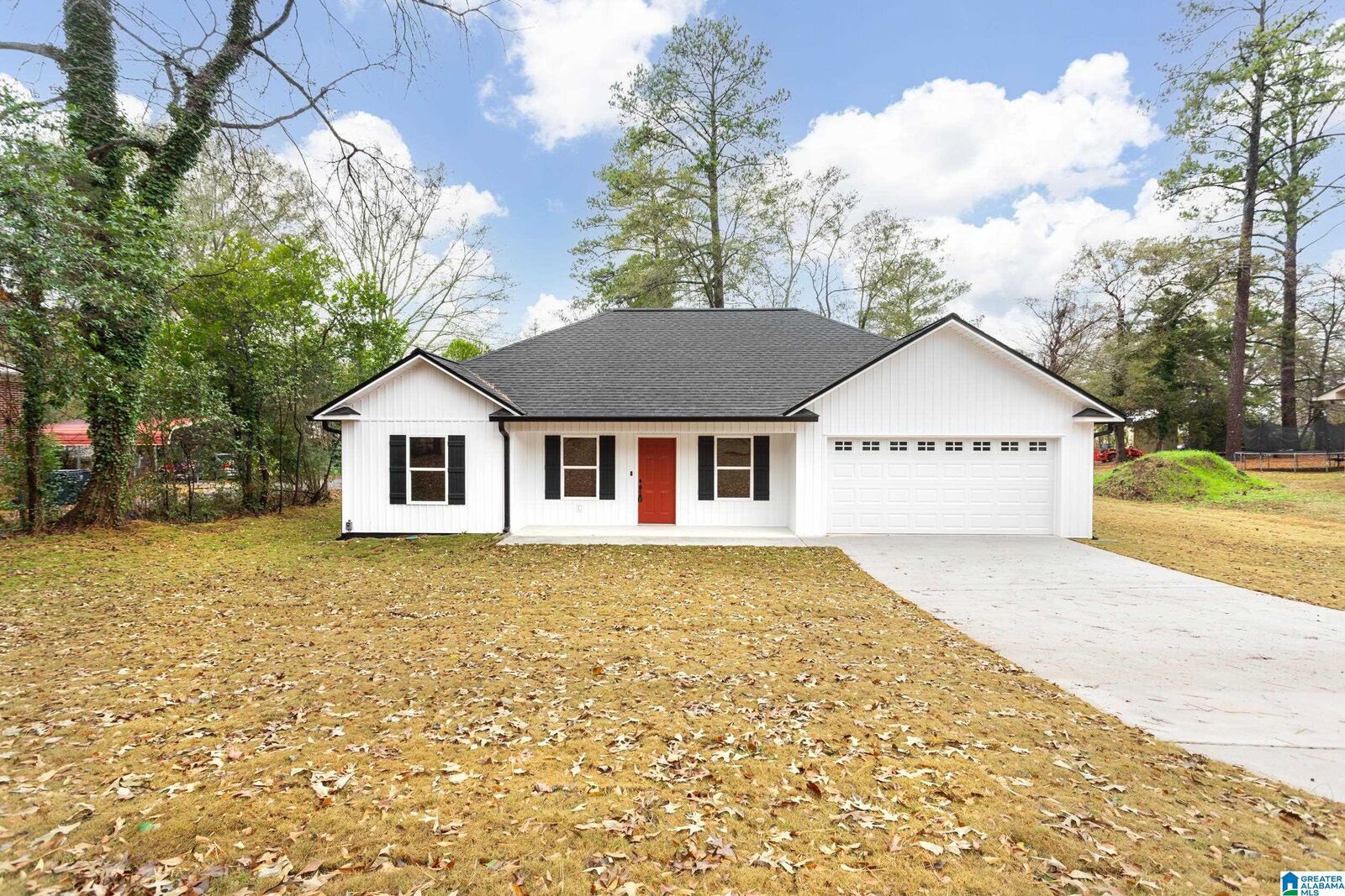 Property Photo: 606 7th Avenue AL 36265