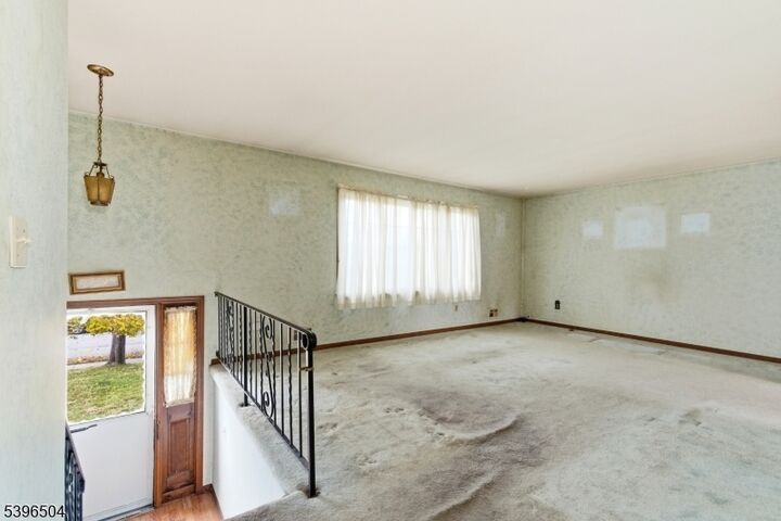 Property Photo:  10 Red Oak Way  NJ 08807 