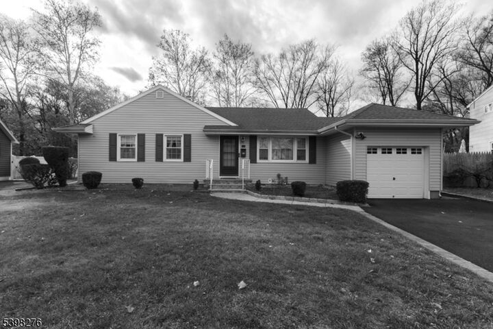 Property Photo:  169 Valley View Rd  NJ 07205 