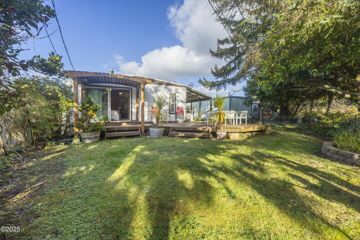 Property Photo:  5142 SE Hwy 101 14  OR 97367 