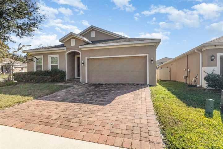 Property Photo: 9495 Oglethorpe Drive FL 34736