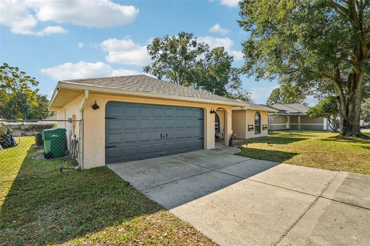 Property Photo: 812 Ridge Avenue FL 34785
