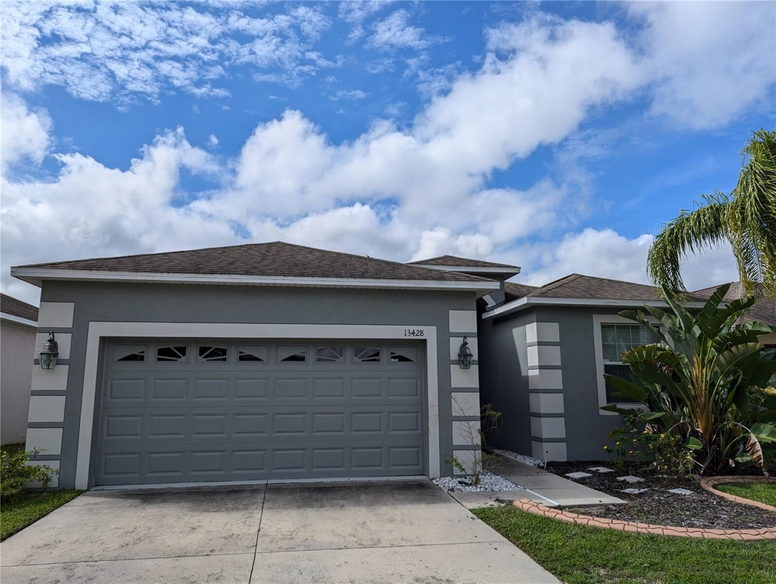 Property Photo: 13428 Graham Yarden Drive FL 33579