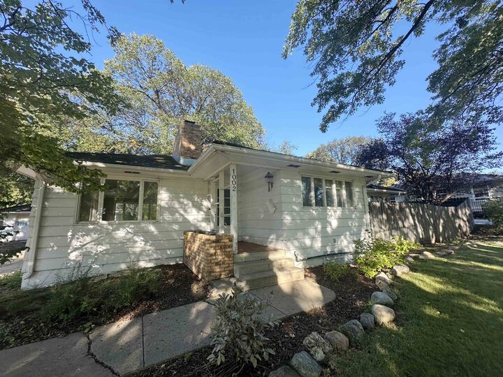 Property Photo:  1002 N. 2nd St.  ND 58501-3535 