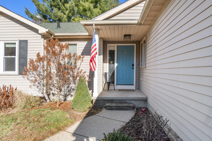 Property Photo:  4528 Spinnaker Lane  MI 49272 