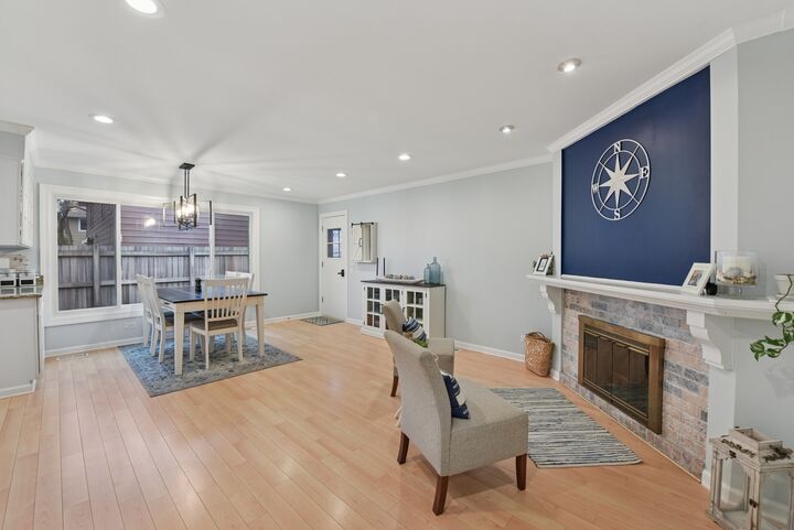 Property Photo: 186 Ivy Lane IL 60108