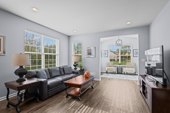 Property Photo: 460 Mahogany Drive IL 60102