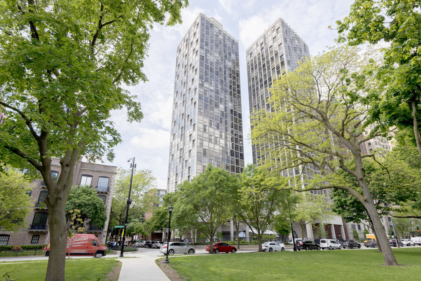 Property Photo:  345 W Fullerton Parkway 1001  IL 60614 