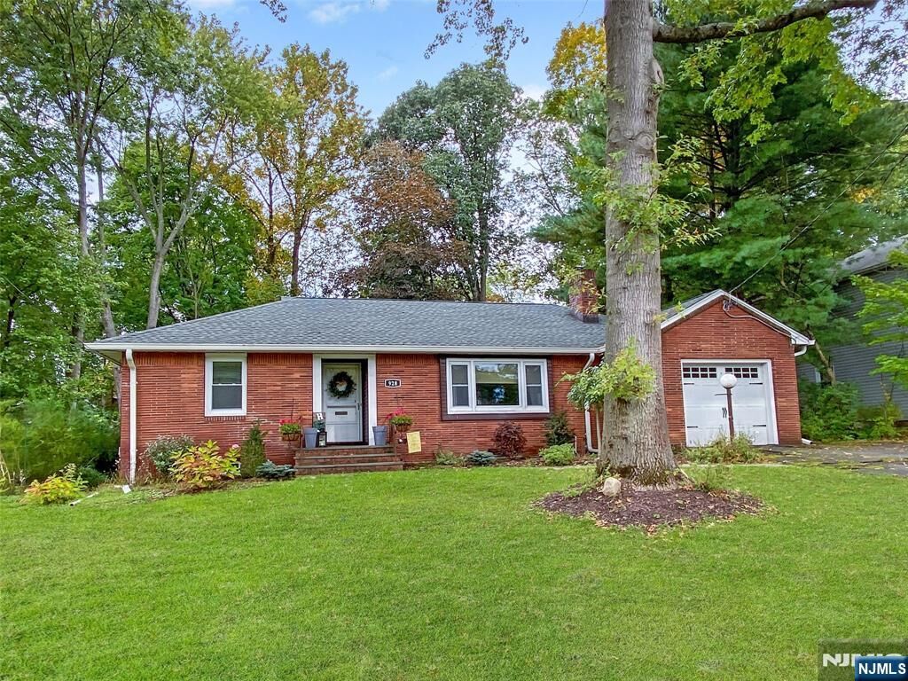 Property Photo:  928 Oradell Avenue  NJ 07649 
