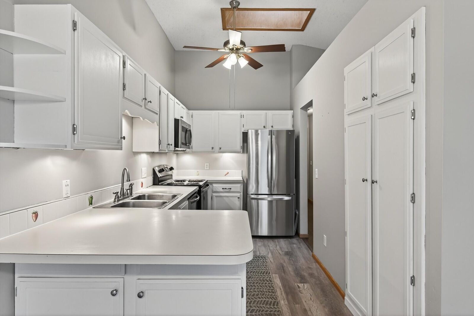 Property Photo: 7275 Pontiac Circle MN 55317