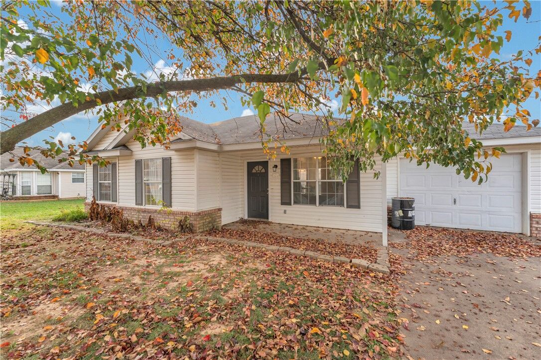 Property Photo: 108 S Brandon Street AR 72745