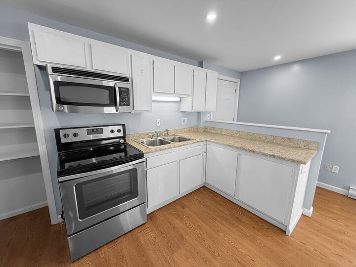 Property Photo:  2 North St 3  MA 01832 