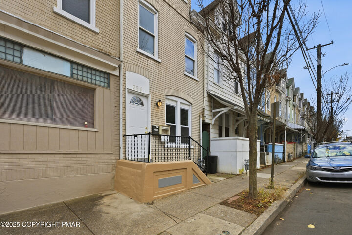 Property Photo:  384 W Gordon Street  PA 18102 