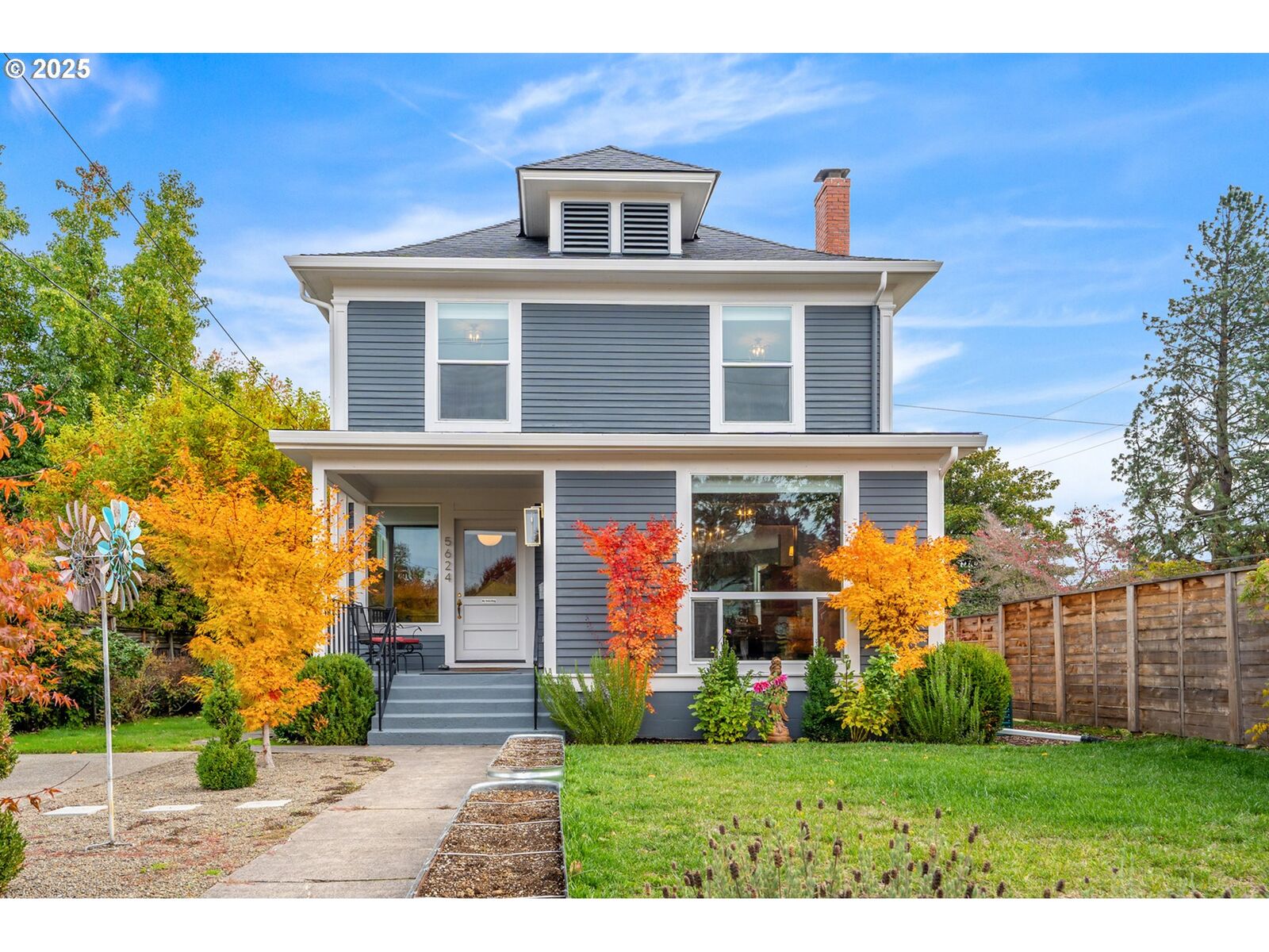 Property Photo:  5624 SE 44th Ave  OR 97206 