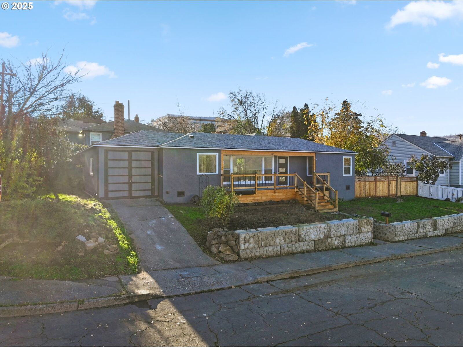 Property Photo:  602 W 13th St  OR 97058 
