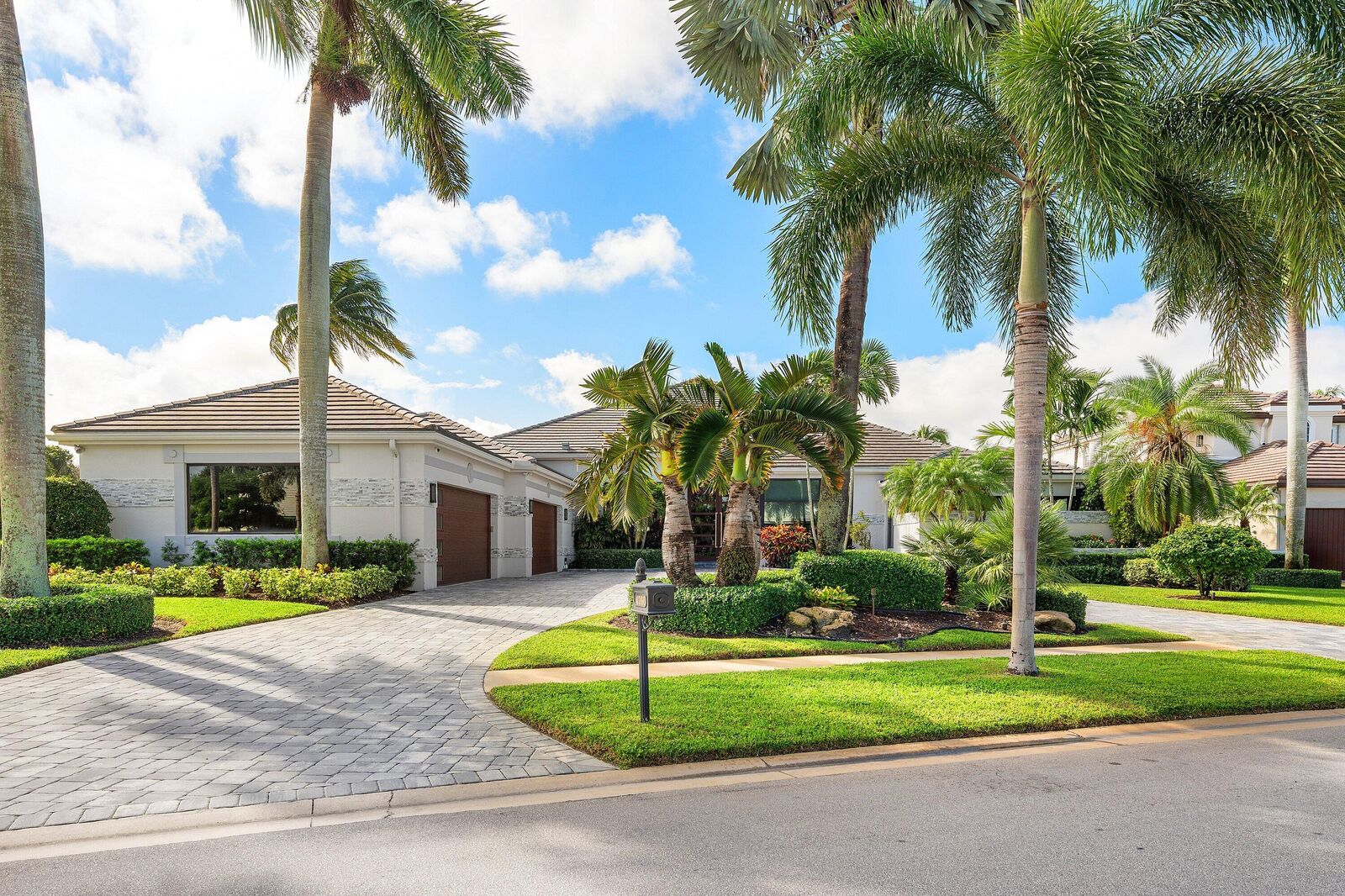 Property Photo:  4760 Bocaire Boulevard  FL 33487 