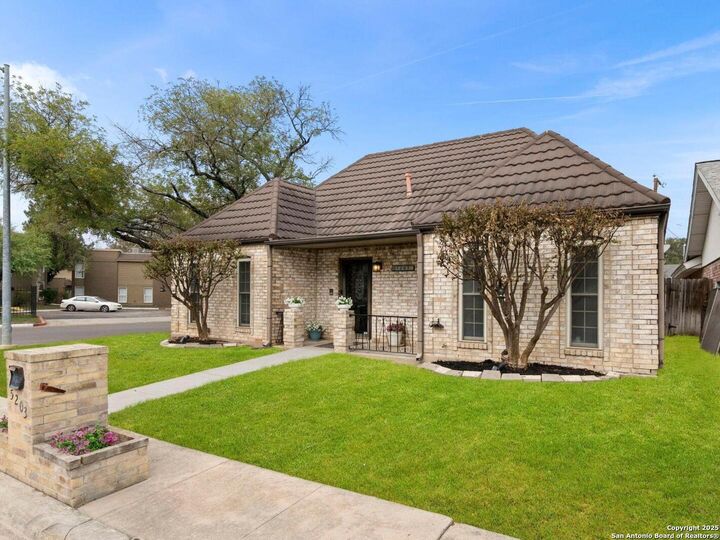 Property Photo: 5203 Metcalf TX 78239