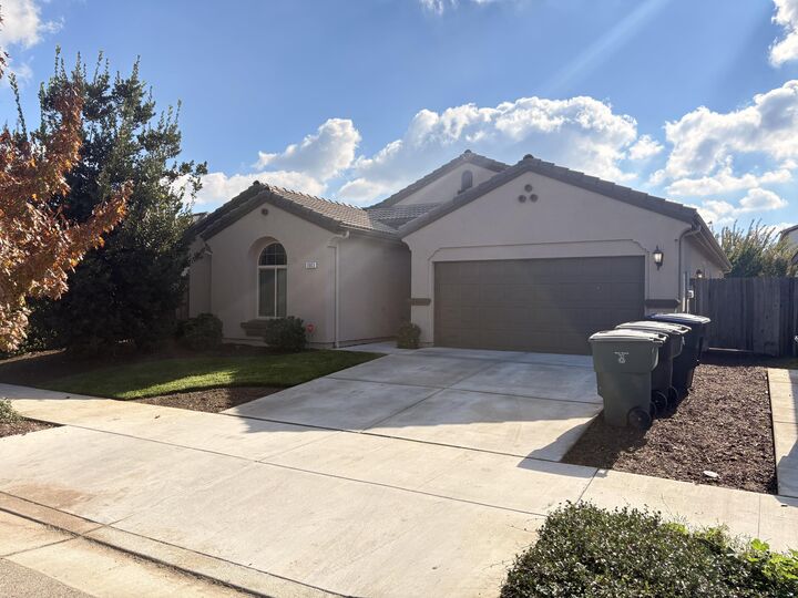 1003 W Porter Avenue  Visalia CA 93291 photo