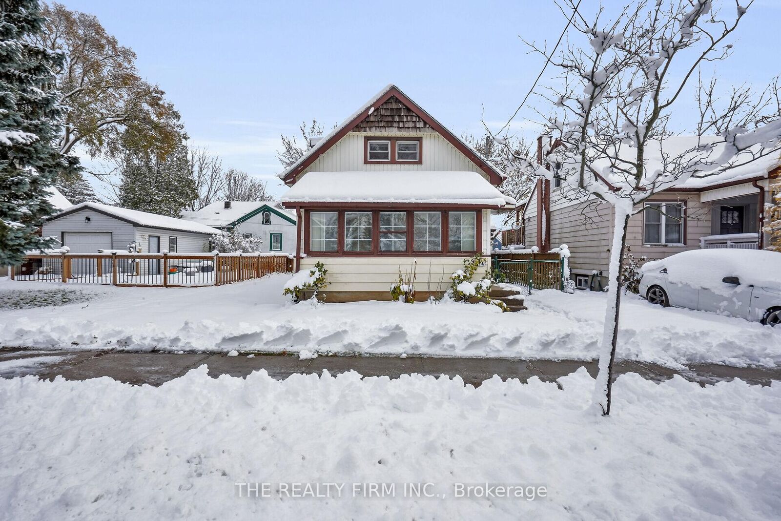 Property Photo:  64 Mackay Avenue  ON N6J 2V5 