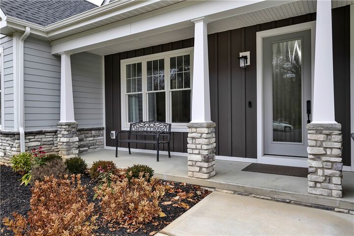 Property Photo:  1316 S Valley Ct  PA 15632 