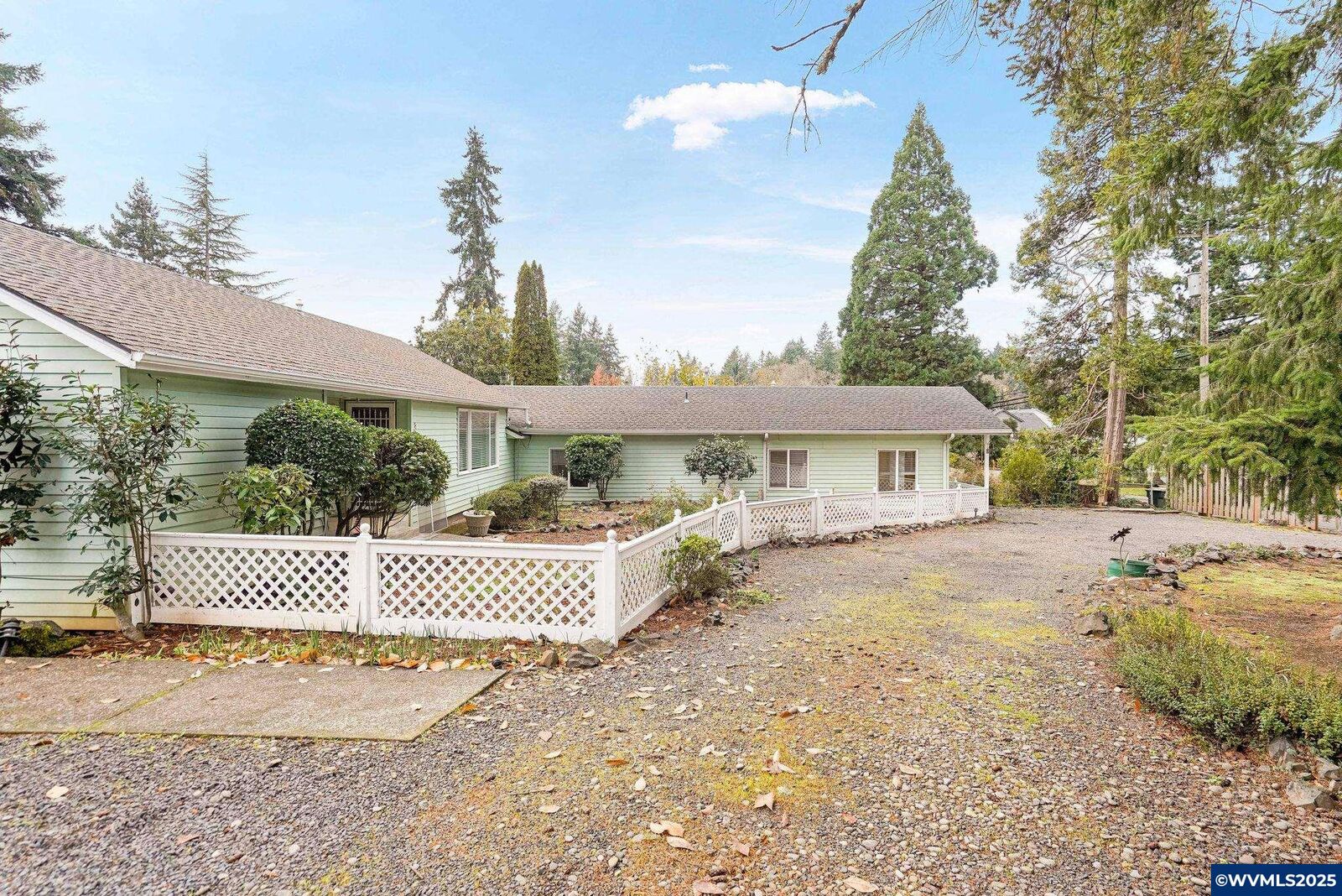 Property Photo:  390 Salem Heights Av S  OR 97302 