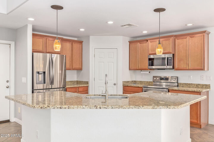 Property Photo:  2179 E Cochise Avenue  AZ 85119 