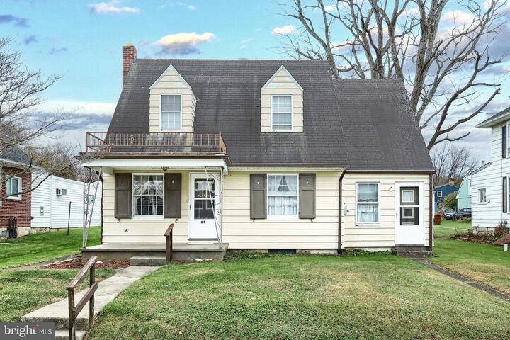 Property Photo:  84 Church Street  PA 17360 