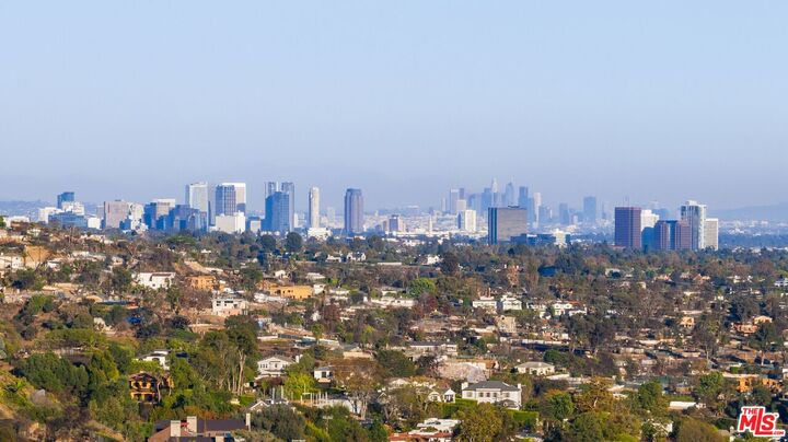 Property Photo: 906 Glenhaven Dr CA 90272