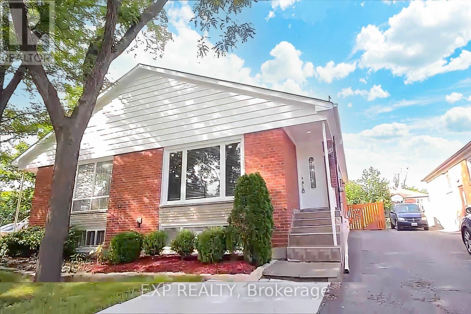 Property Photo:  3567 Queenston Drive  ON L5C 2G8 