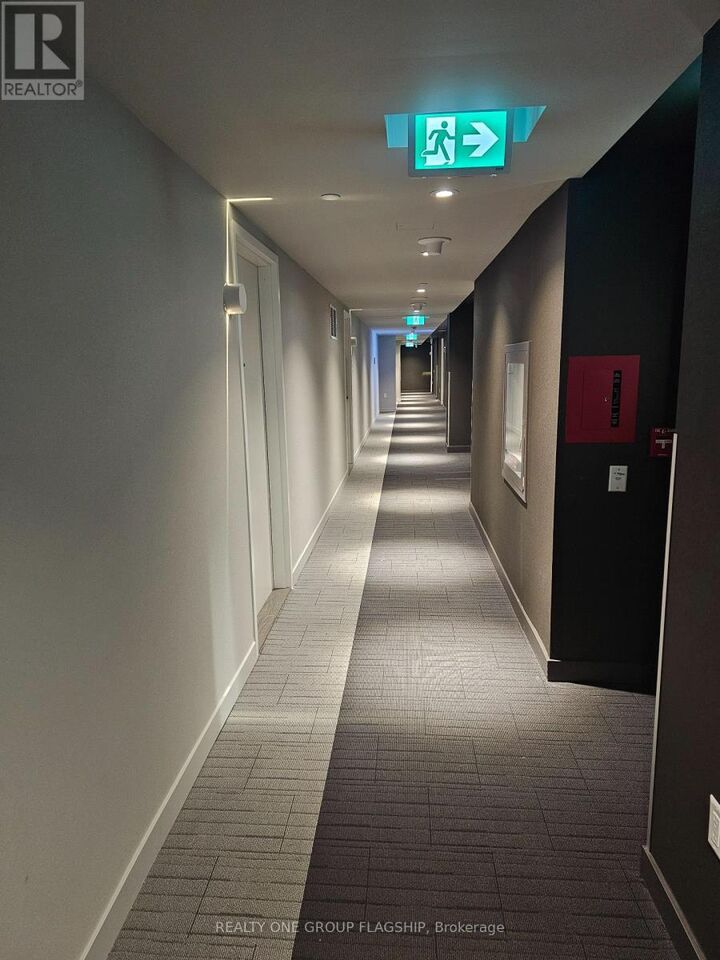 Property Photo: 3883 Quartz Road 1809 ON L5B 0M4