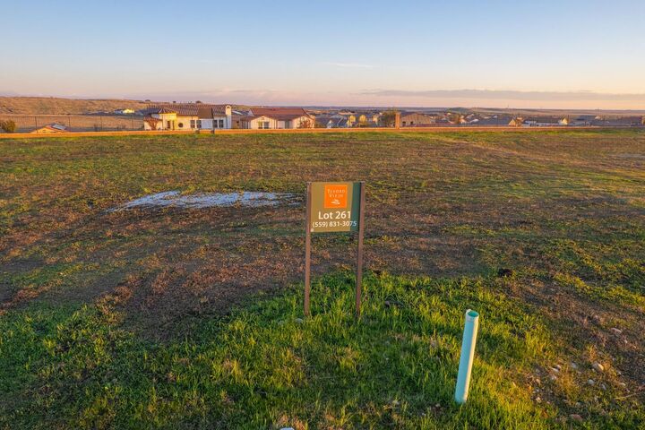 Property Photo:  934 Terrace Place  CA 93636 