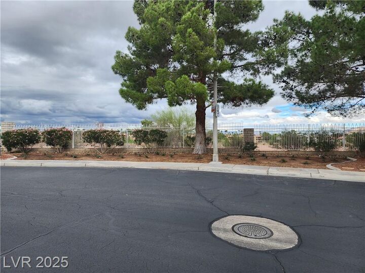 Property Photo:  2138 Eaglepath Circle  NV 89074 