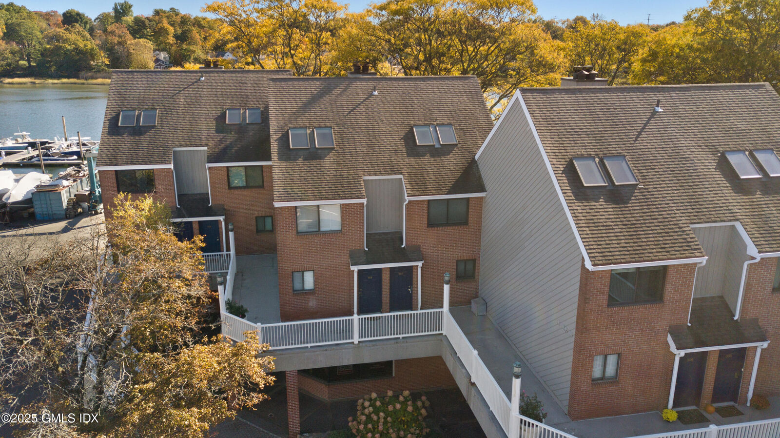 Property Photo:  7 River Road 306  CT 06807 