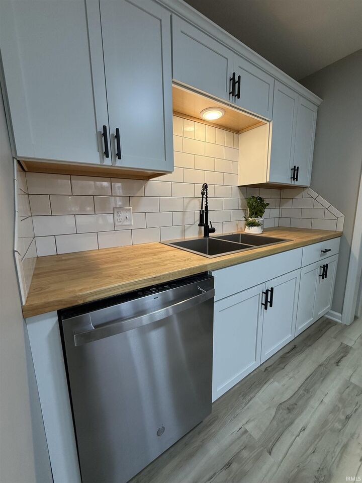 Property Photo:  6936 N State Road 1 Road  IN 46777-9650 