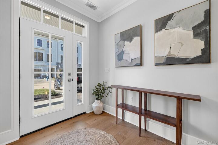 Property Photo:  1808 Soundview Court  NY 10598 