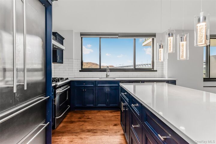 Property Photo:  2287 Johnson Avenue 5F  NY 10463 