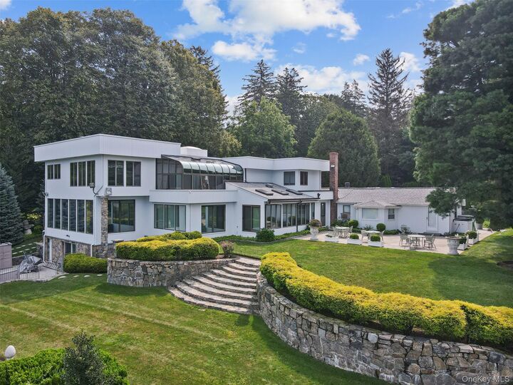 Property Photo:  43 Matthiessen Park N  NY 10533 